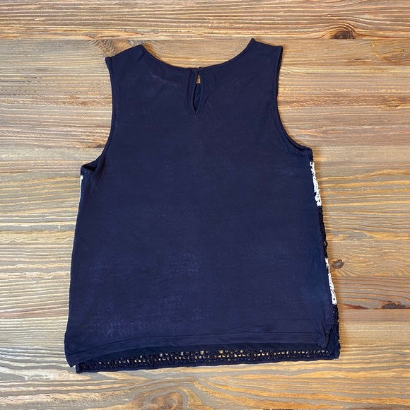 Ann Taylor sleeveless crochet top - Picture 3 of 3